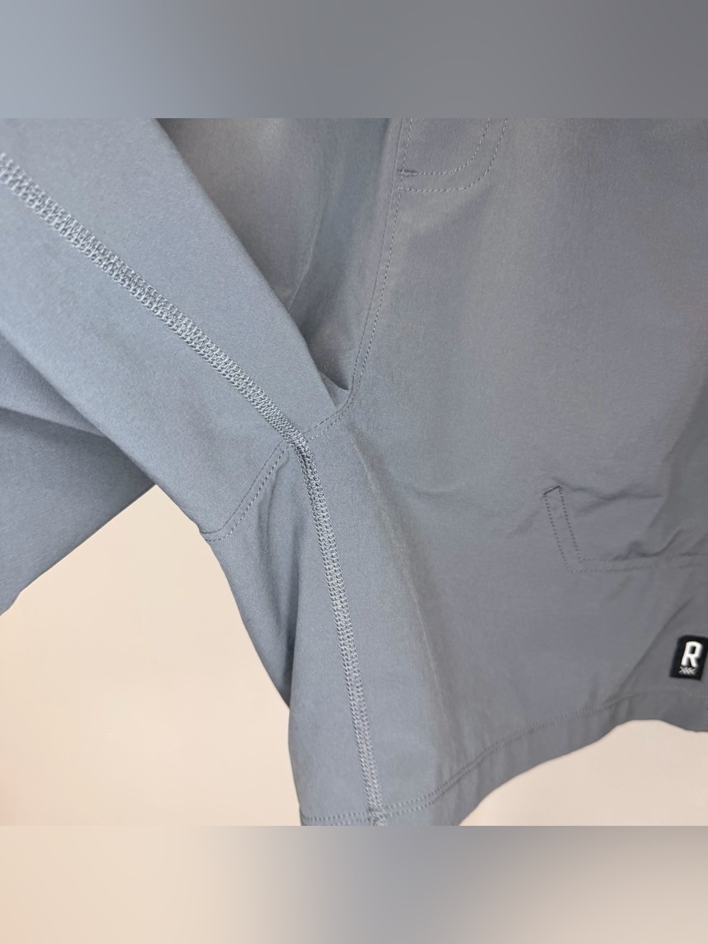 Rhone Essentials Men's Gray Hybrid Athletic Shorts with Pockets Size S - Picture 4 of 7